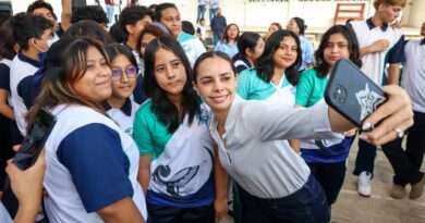 DESTACA ANA PATY PERALTA APOYO PERMANENTE A LA EDUCACIÓN EN CANCÚN