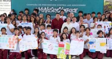 RECONOCE ANA PATY PERALTA COMPROMISO DE ESCUELAS PARA AYUDAR A PREVENIR ADICCIONES