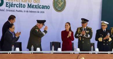 Ante presiones externas, Ejército es garantía del destino de México con independencia: Sheinbaum