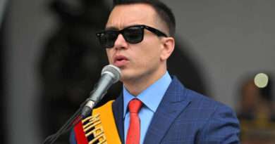 Ecuador y EU bombardean campamento de organización armada colombiana “Comandos de la Frontera”