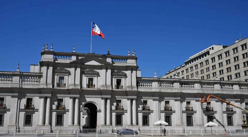 Avanza en Chile ley que conmuta penas a reos mayores de 75 años, incluidos violadores de derechos humanos