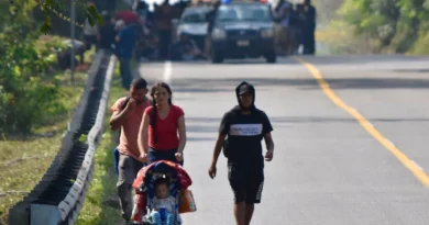 Caravana “Génesis” reduce su contingente a 300 migrantes; llegó a Pijijiapan este martes