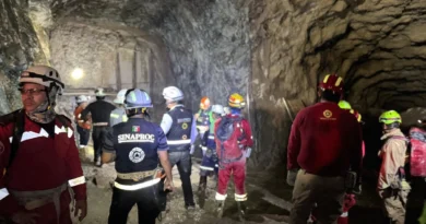 Buzos y brigadistas ingresarán a la veta Santa Fe a buscar a los mineros atrapados