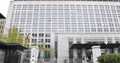 China responde a sanciones de EU y restringe exportaciones a empresas de defensa estadunidenses