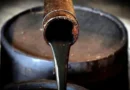 Precio del petróleo sube más de 2% tras presunto ataque a buque cerca del estrecho de Ormuz