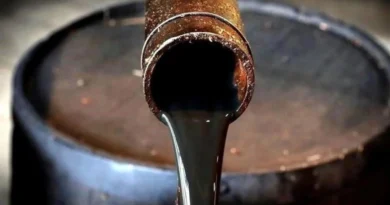 Precios de petróleo cierran al alza ante la lejanía de un acuerdo en Medio Oriente